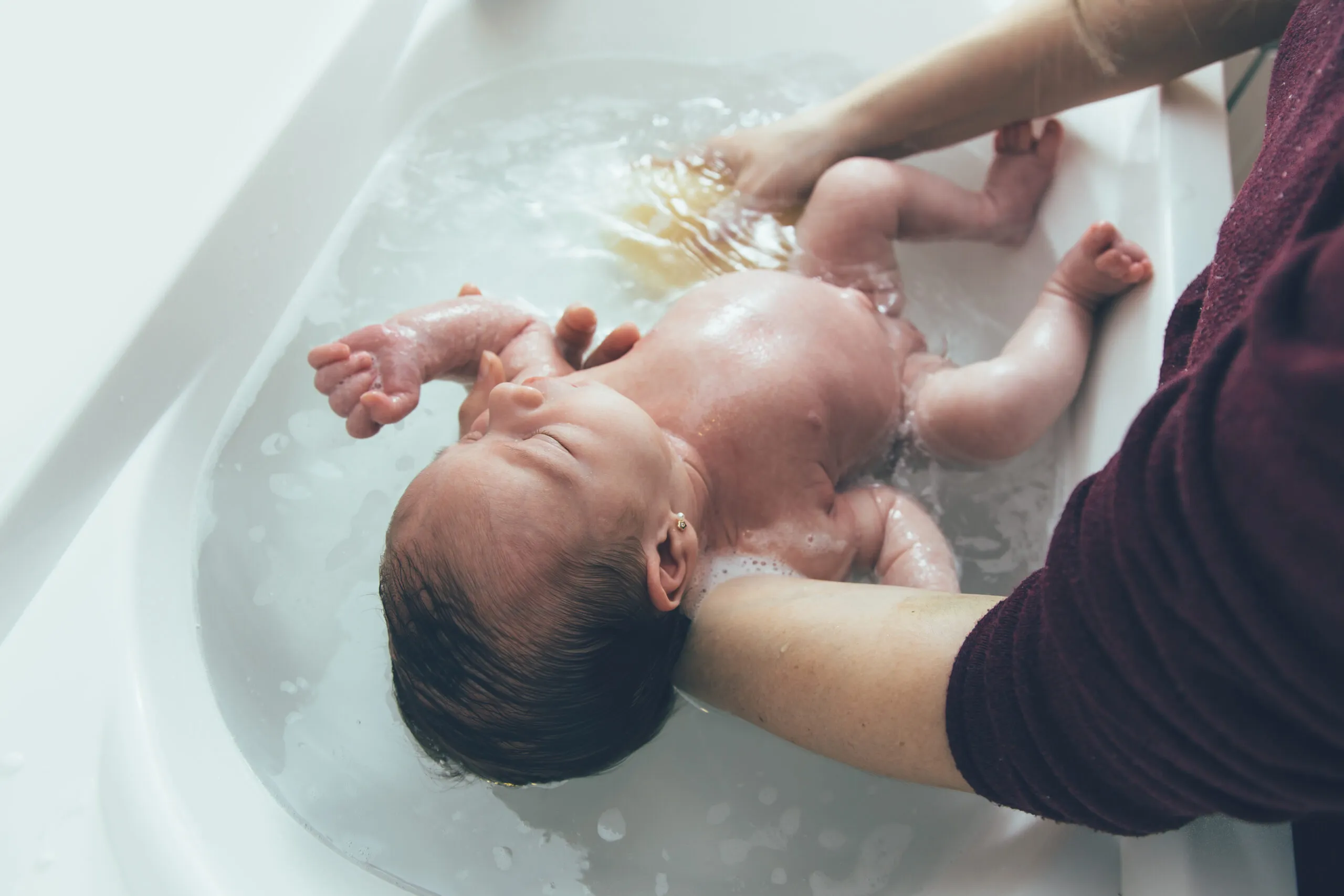 How to Give a Newborn a Bath Step by Step - Ur Baby Blog